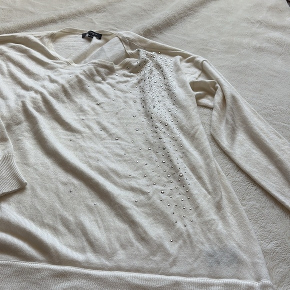 Lily Morgan Cozy Top – Size XL | Gentle Sparkle | Soft Glam | Metal Detail | - Picture 2 of 7